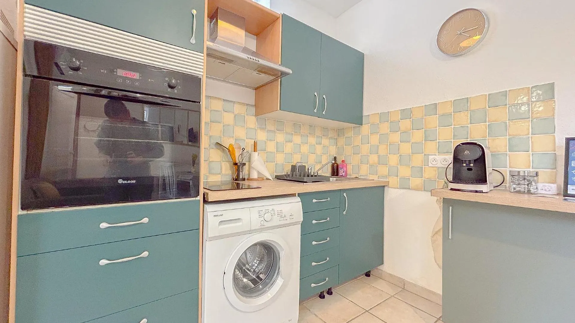 Charmant Mas Centrale, Bord De Mer Cour Interieur Ideal Pour 4 Personnes Frejus Apartment